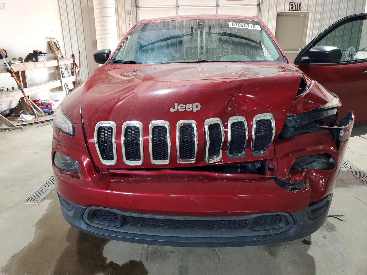 2015 Jeep Cherokee Sport Maroon vin: 1C4PJMABXFW624476