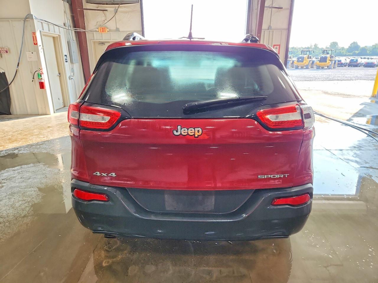 2015 Jeep Cherokee Sport Maroon vin: 1C4PJMABXFW682345