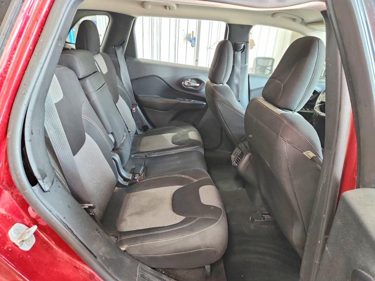 2015 Jeep Cherokee Sport Maroon vin: 1C4PJMABXFW682345