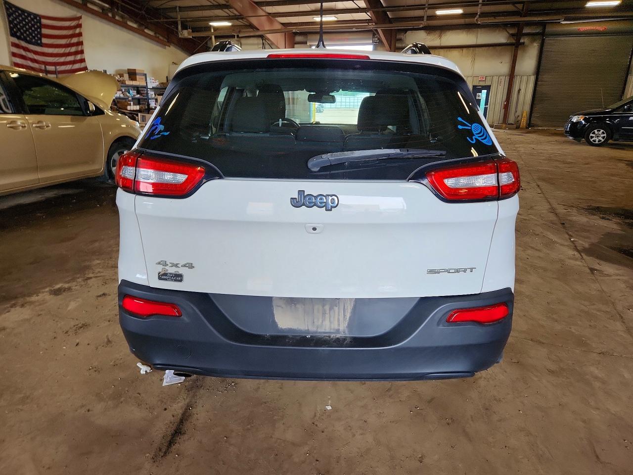 2015 Jeep Cherokee Sport White vin: 1C4PJMABXFW763040