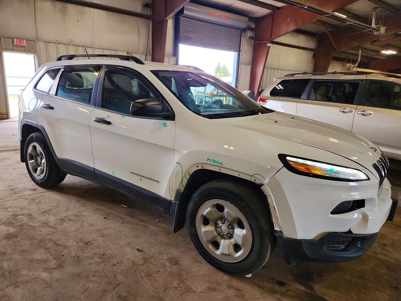 2015 Jeep Cherokee Sport White vin: 1C4PJMABXFW763040