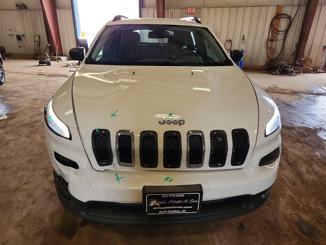 2015 Jeep Cherokee Sport White vin: 1C4PJMABXFW763040