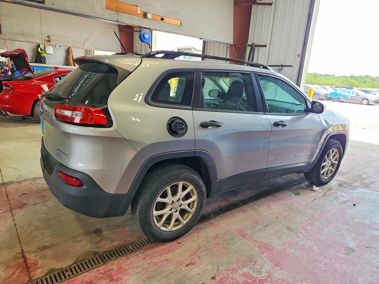 2015 Jeep Cherokee Sport Silver vin: 1C4PJMABXFW777021