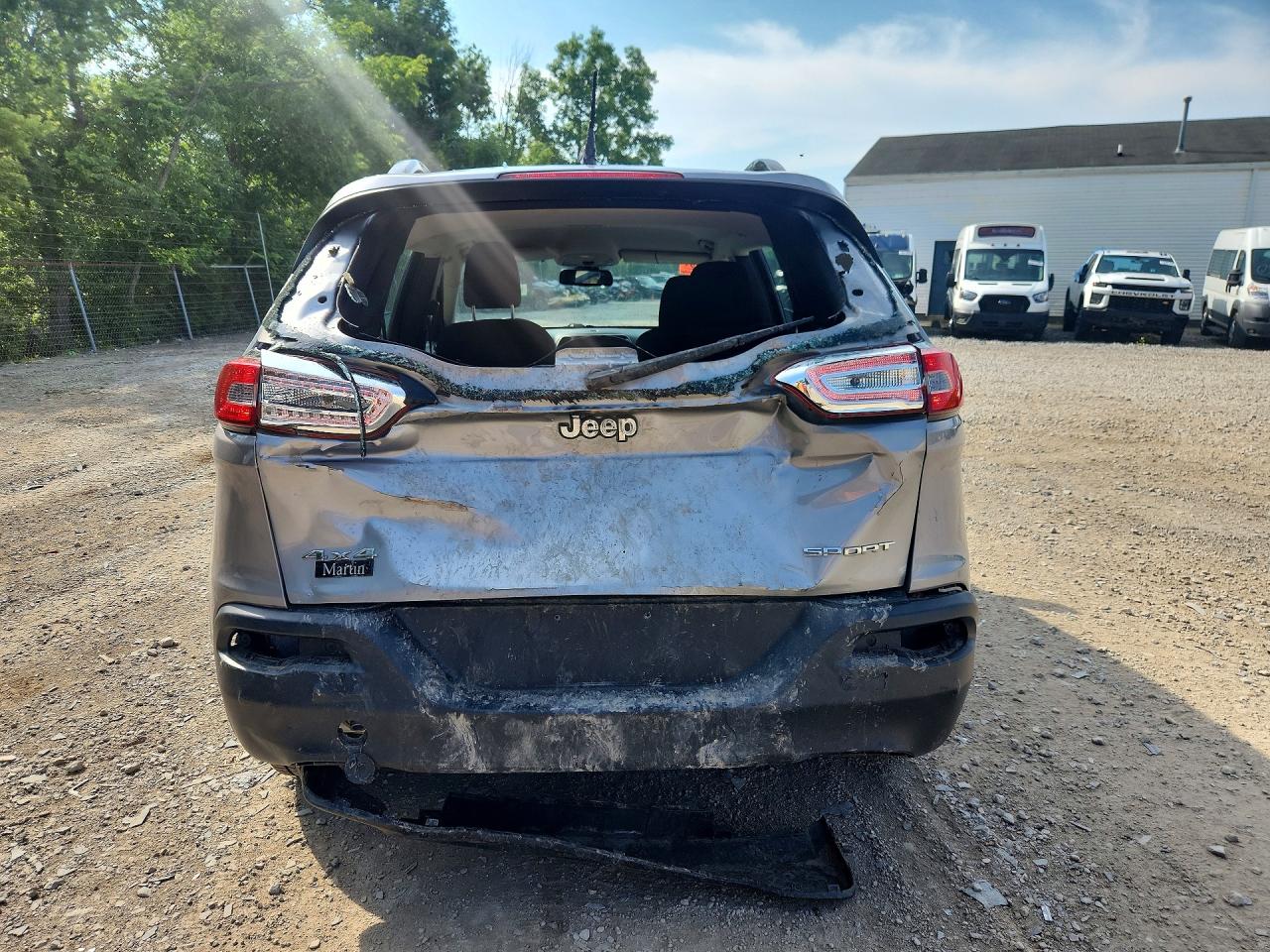 2015 Jeep Cherokee Sport Silver vin: 1C4PJMABXFW777438