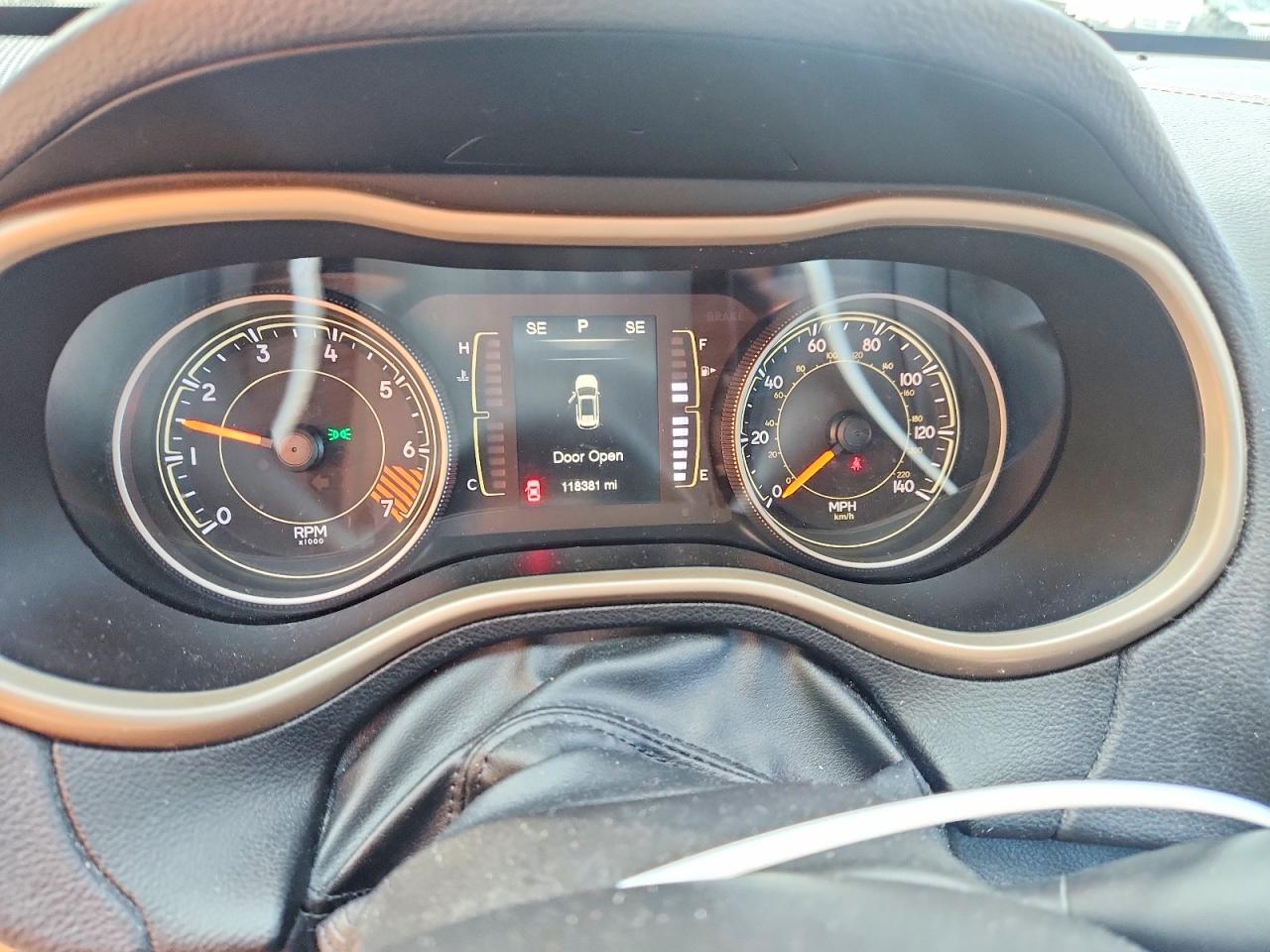 2015 Jeep Cherokee Sport Silver vin: 1C4PJMABXFW777438