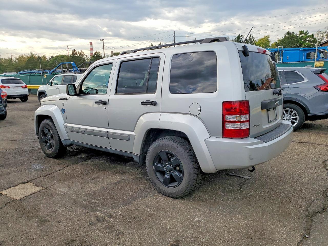 2012 Jeep Liberty Sport Silver vin: 1C4PJMAK0CW123821