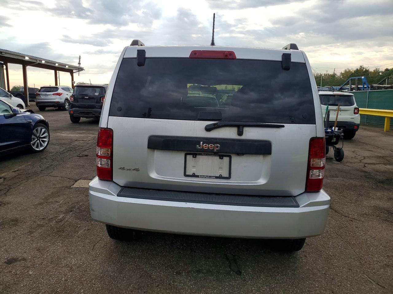 2012 Jeep Liberty Sport Silver vin: 1C4PJMAK0CW123821