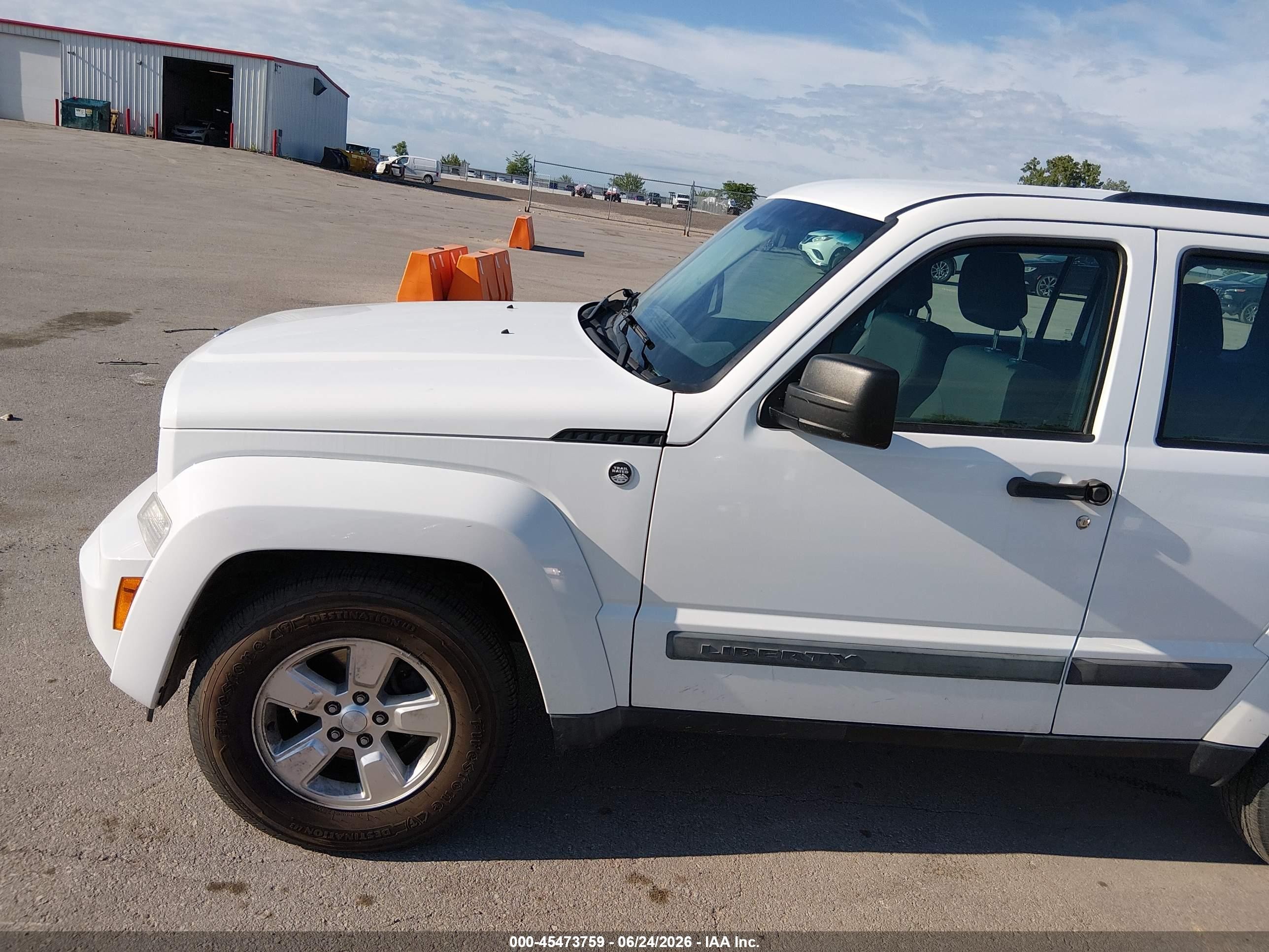 2012 Jeep Liberty Sport White vin: 1C4PJMAK1CW148520