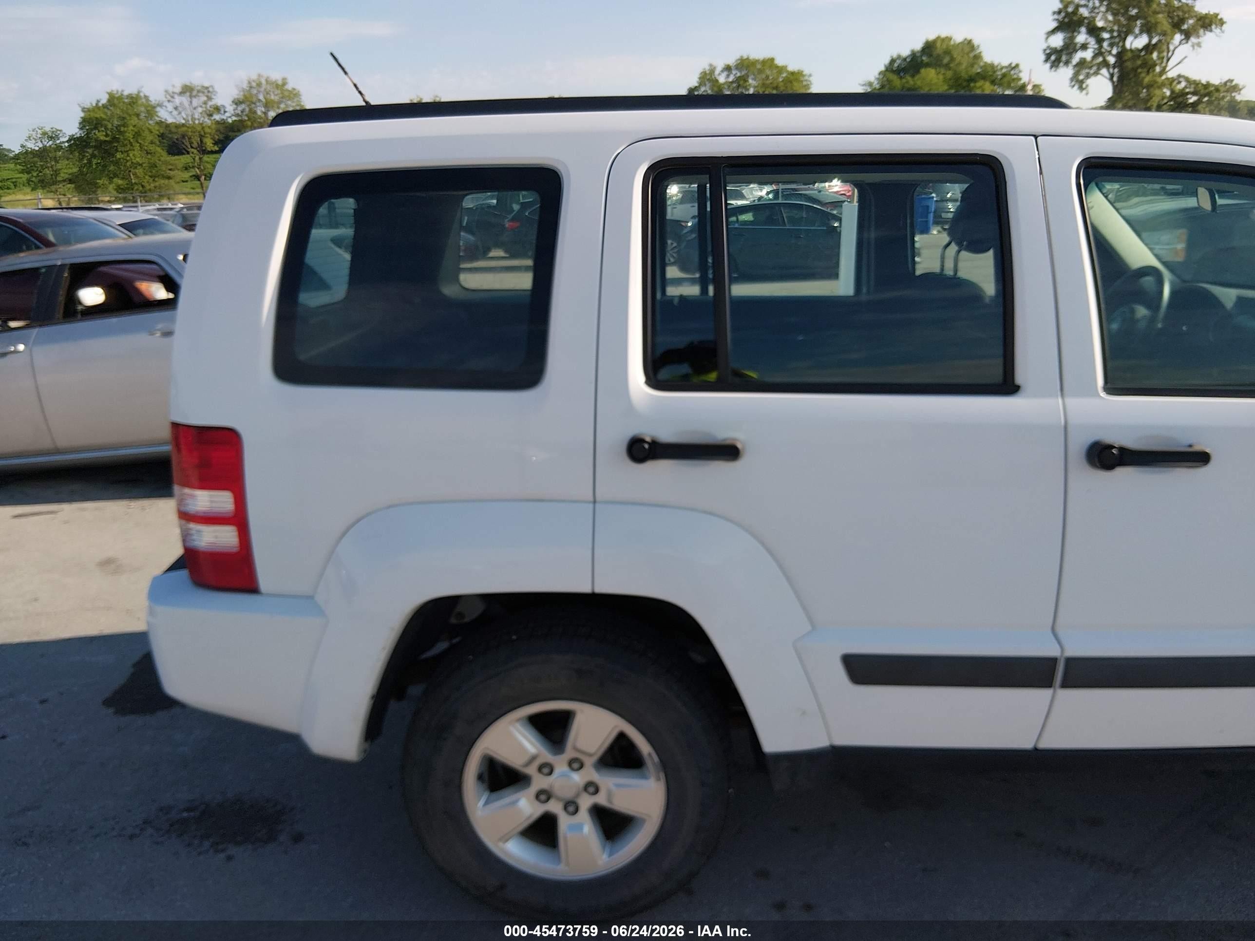 2012 Jeep Liberty Sport White vin: 1C4PJMAK1CW148520