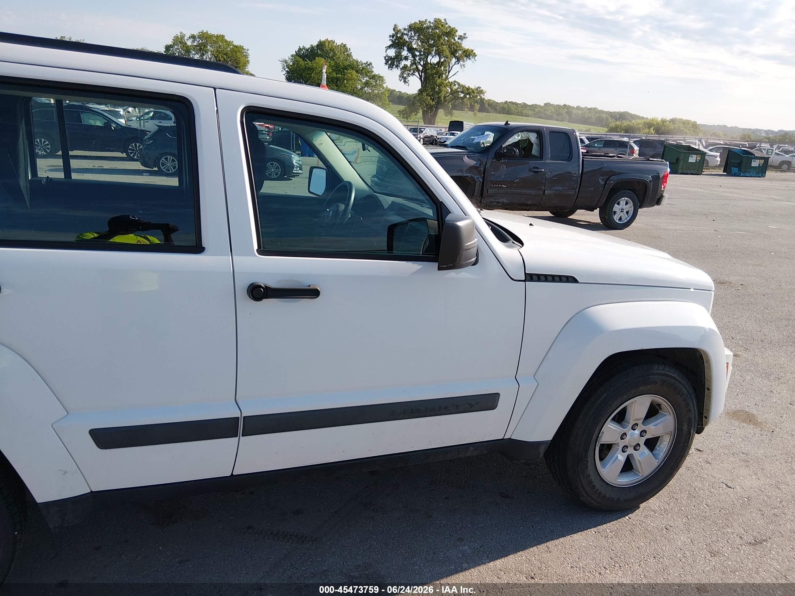 2012 Jeep Liberty Sport White vin: 1C4PJMAK1CW148520