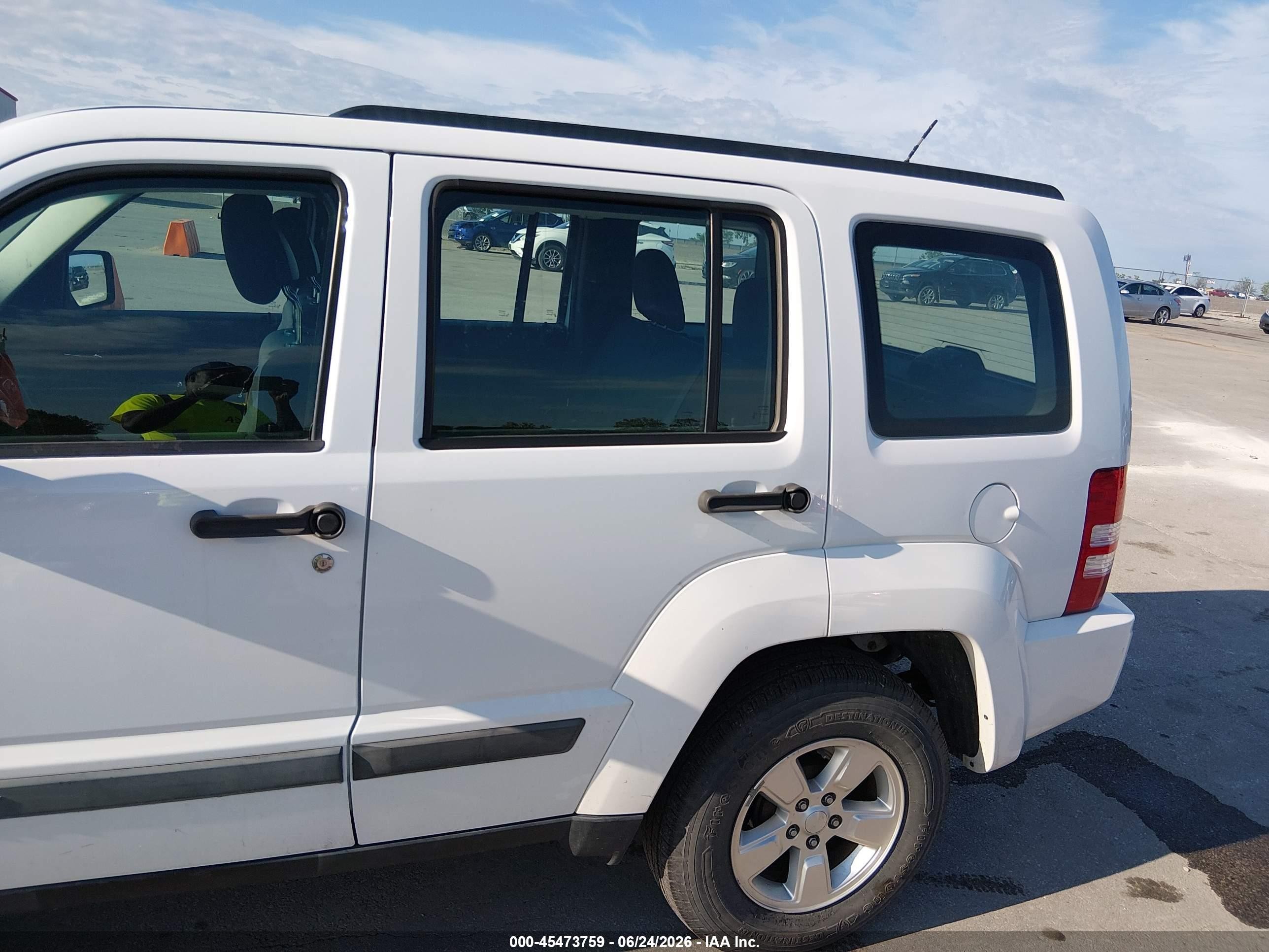 2012 Jeep Liberty Sport White vin: 1C4PJMAK1CW148520