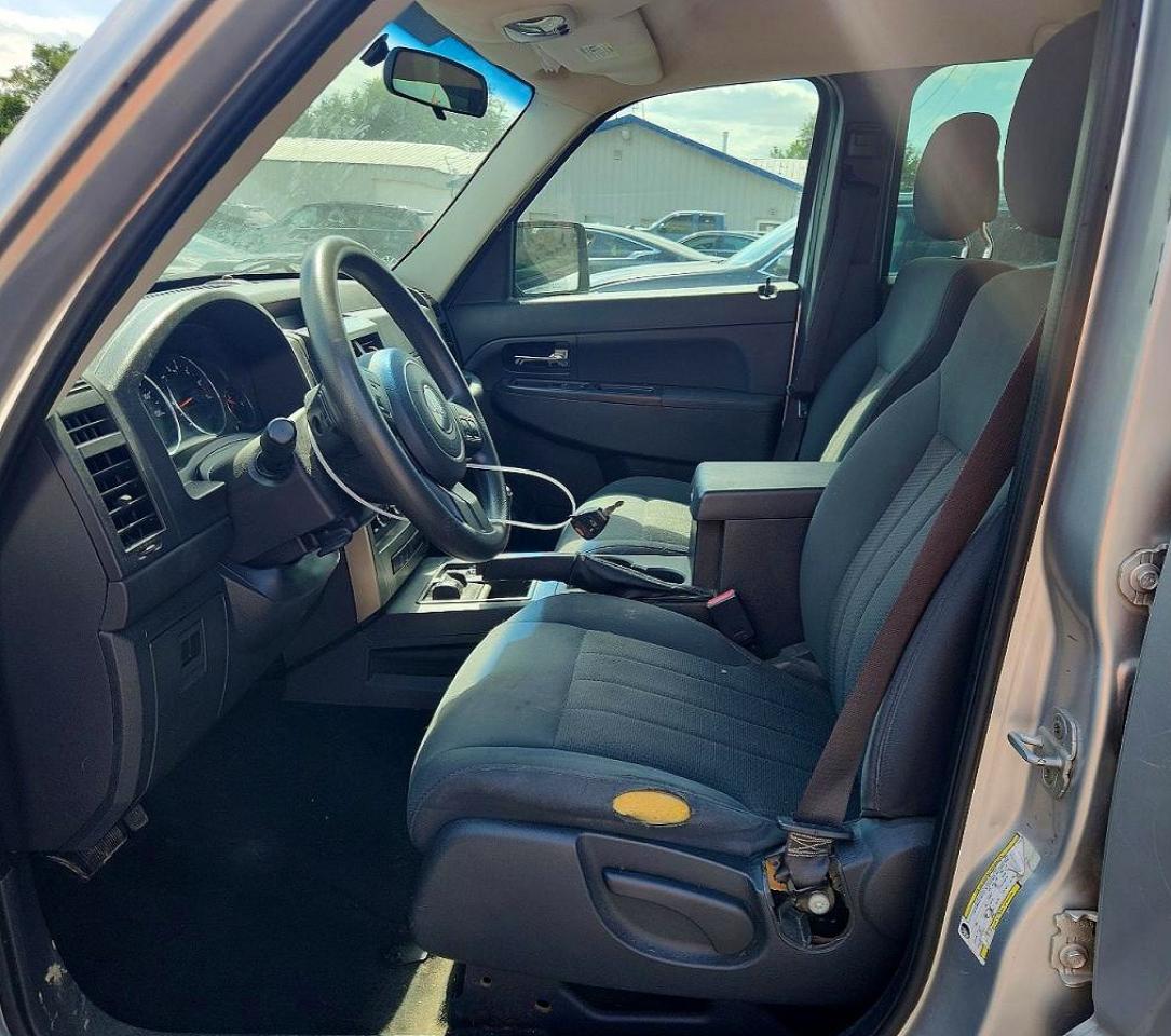 2012 Jeep Liberty Sport Серебряный vin: 1C4PJMAK1CW184238