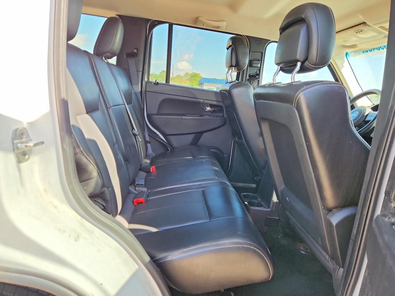 2012 Jeep Liberty Sport White vin: 1C4PJMAK1CW195627