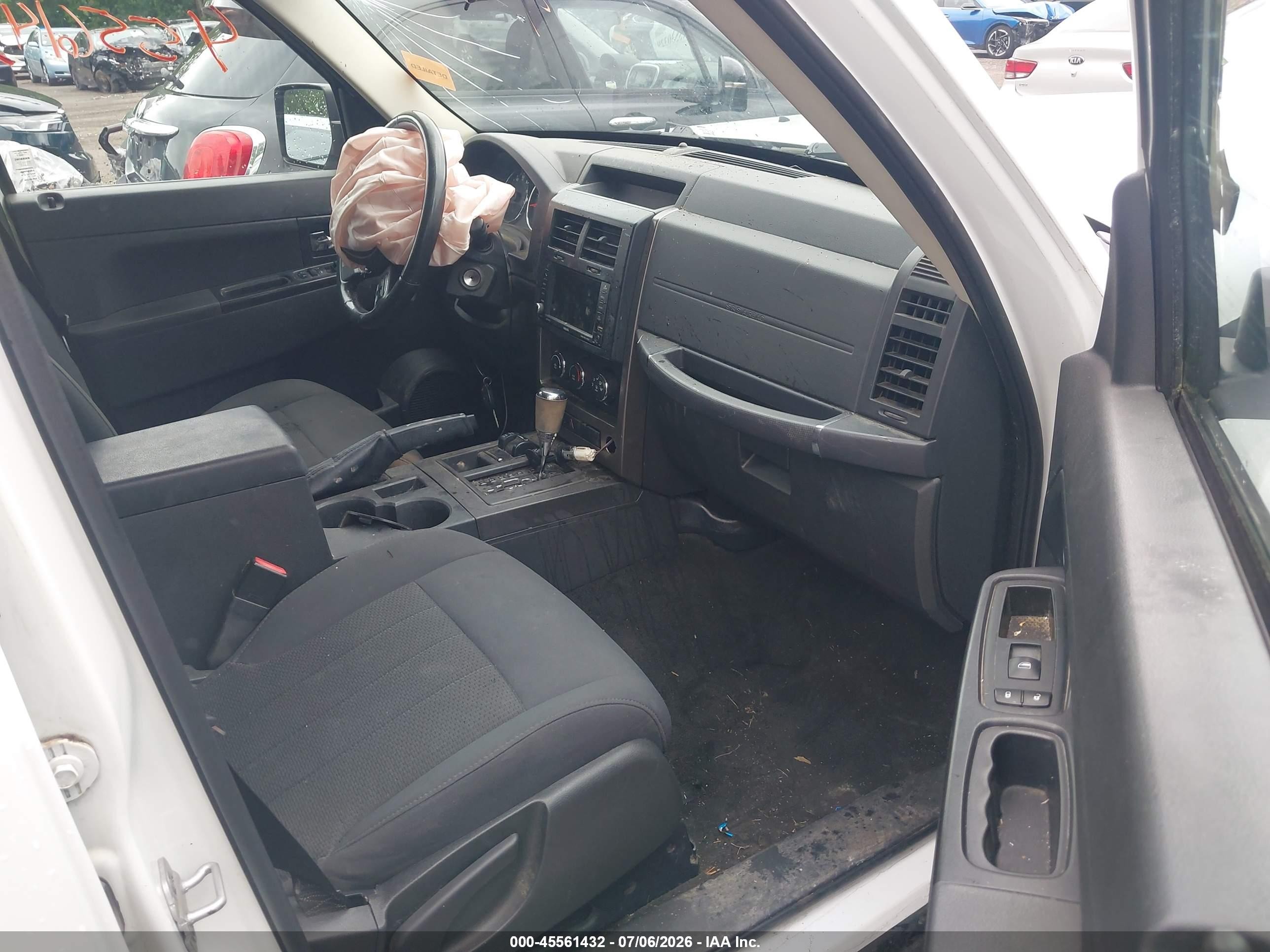 2012 Jeep Liberty Sport White vin: 1C4PJMAK2CW113159