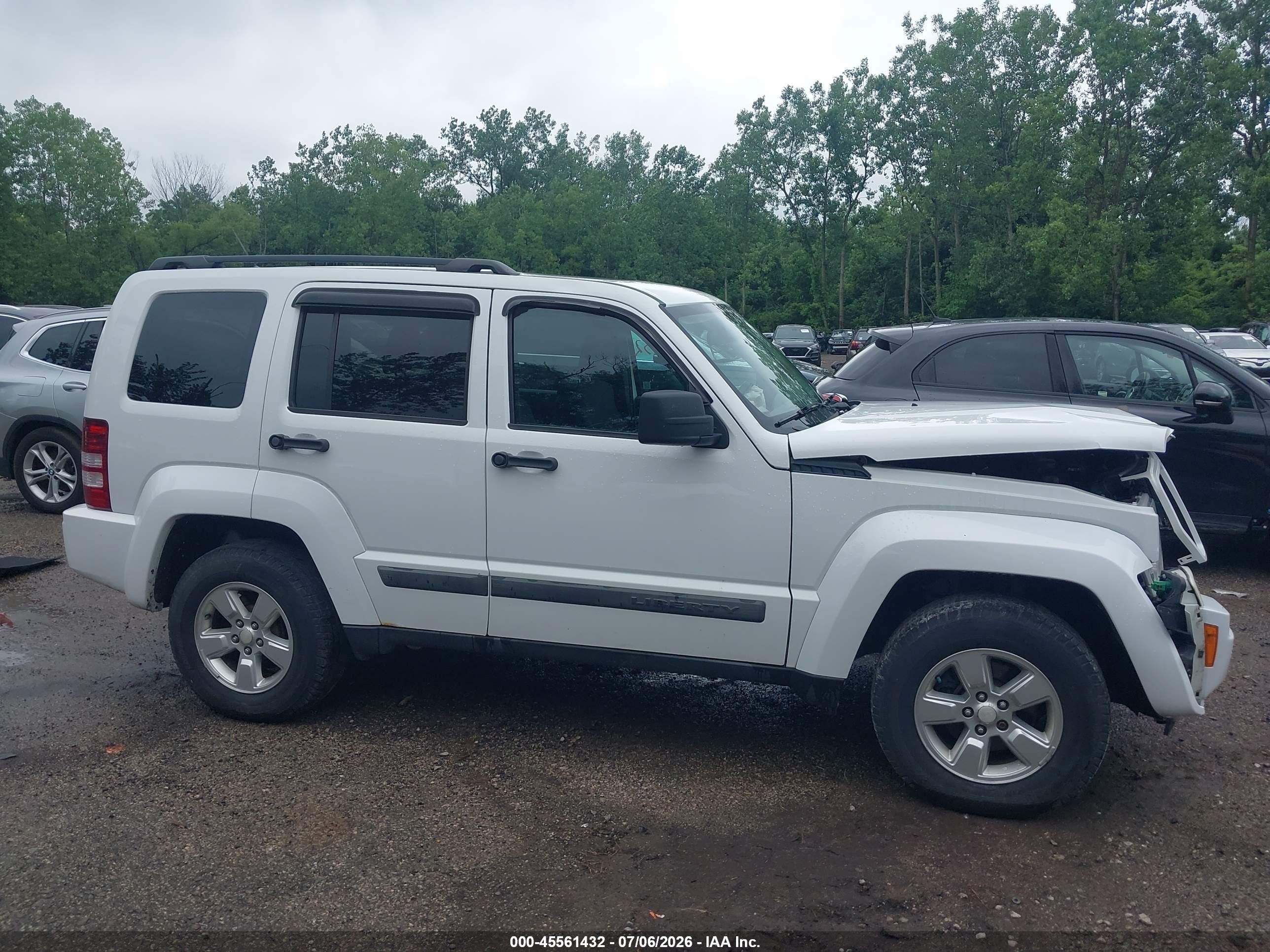 2012 Jeep Liberty Sport White vin: 1C4PJMAK2CW113159