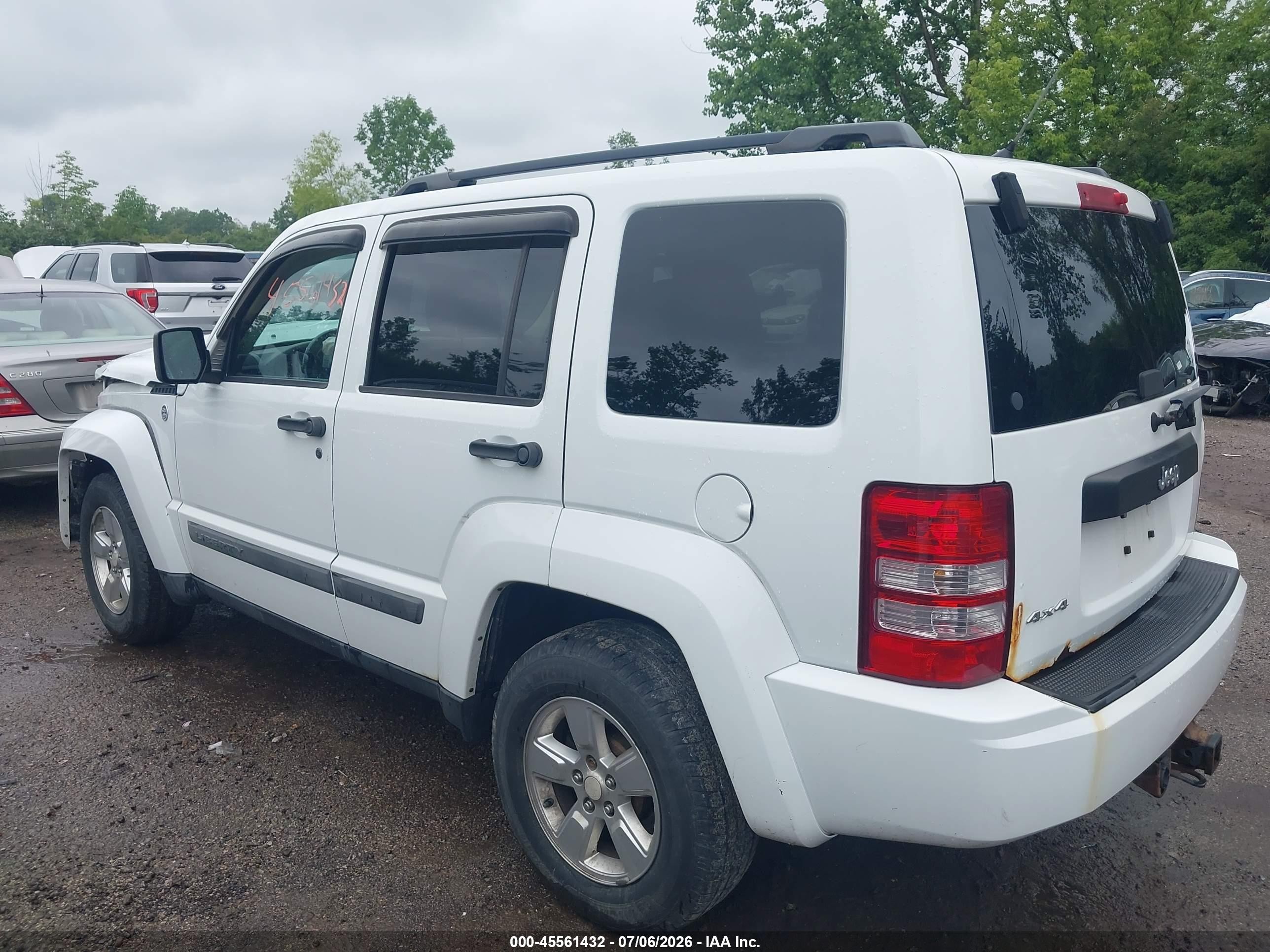2012 Jeep Liberty Sport White vin: 1C4PJMAK2CW113159