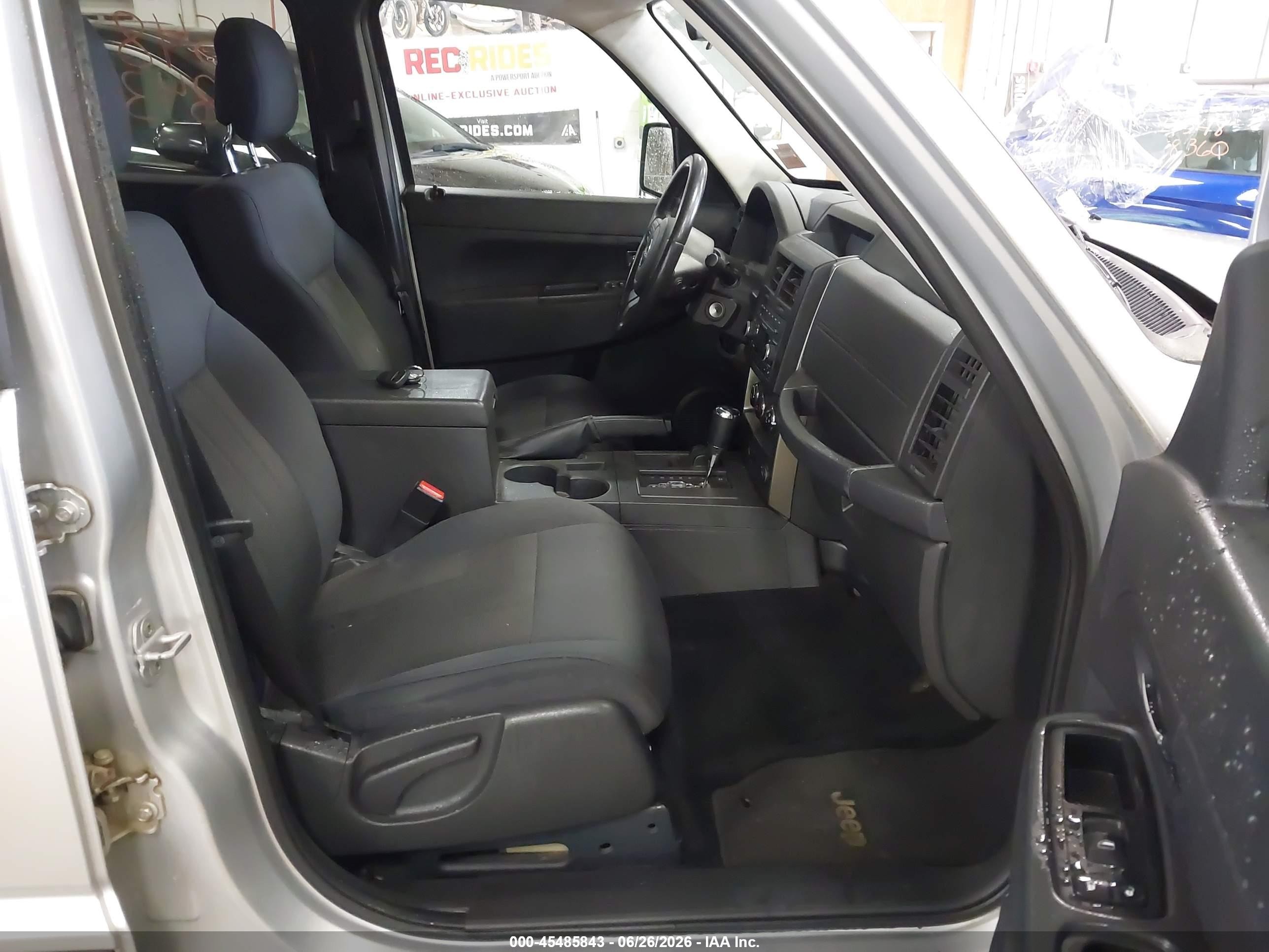 2012 Jeep Liberty Sport Silver vin: 1C4PJMAK2CW162264