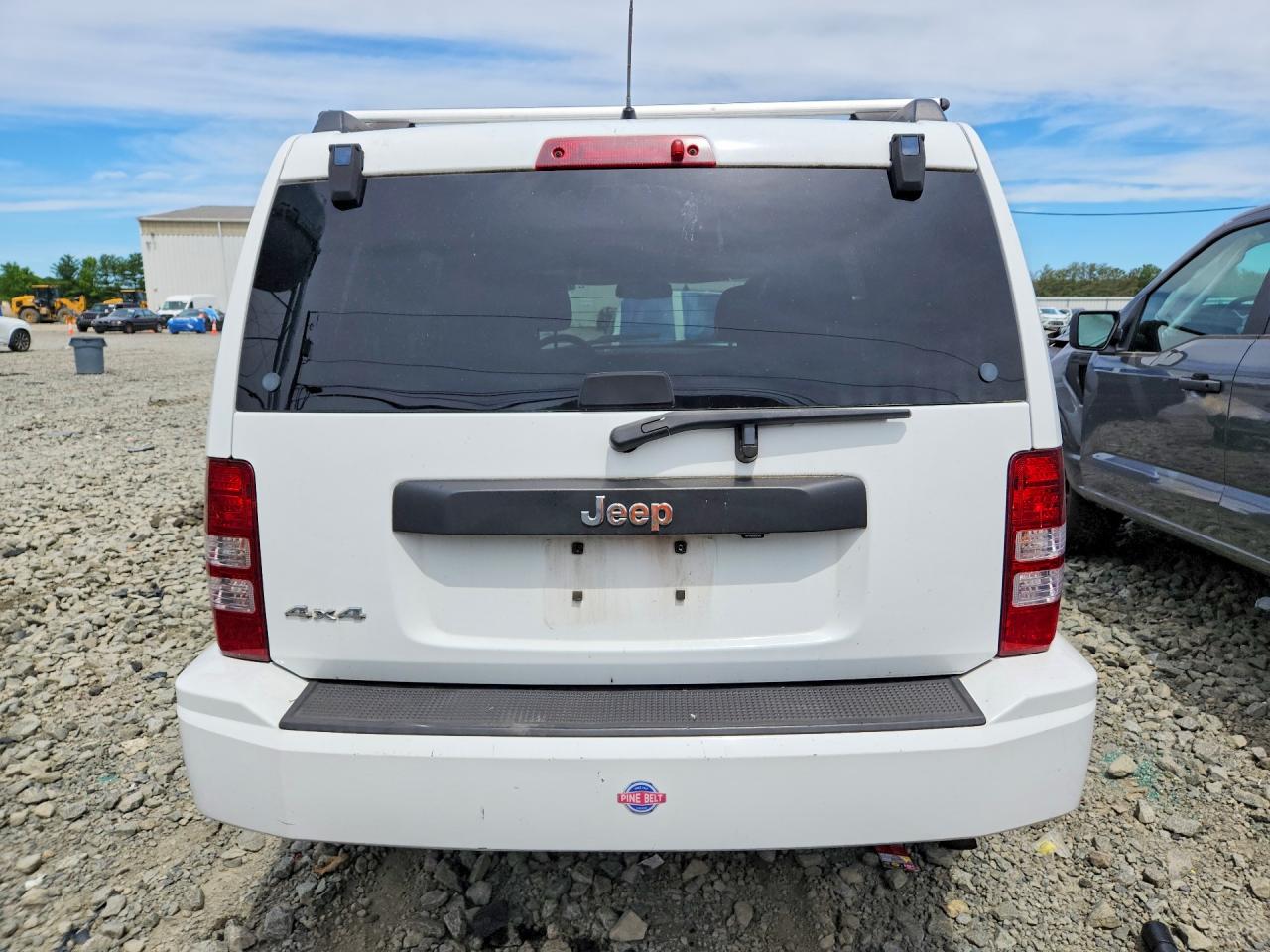 2012 Jeep Liberty Sport White vin: 1C4PJMAK4CW162220