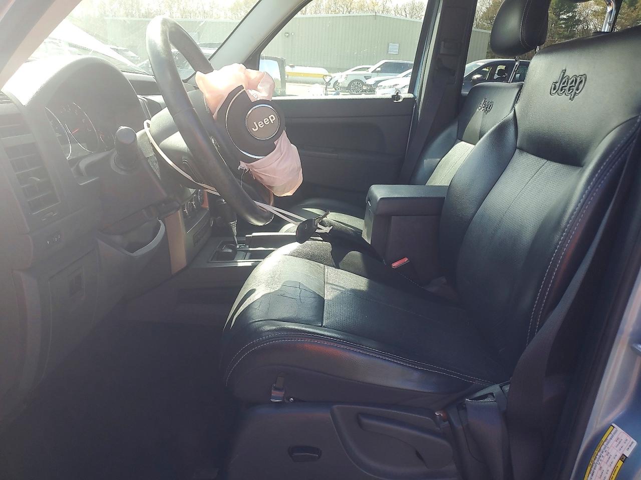 2012 Jeep Liberty Sport Silver vin: 1C4PJMAK4CW195492