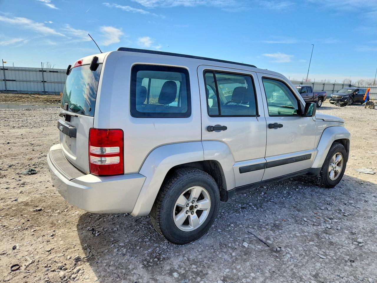 2012 Jeep Liberty Silver vin: 1C4PJMAK4CW199459