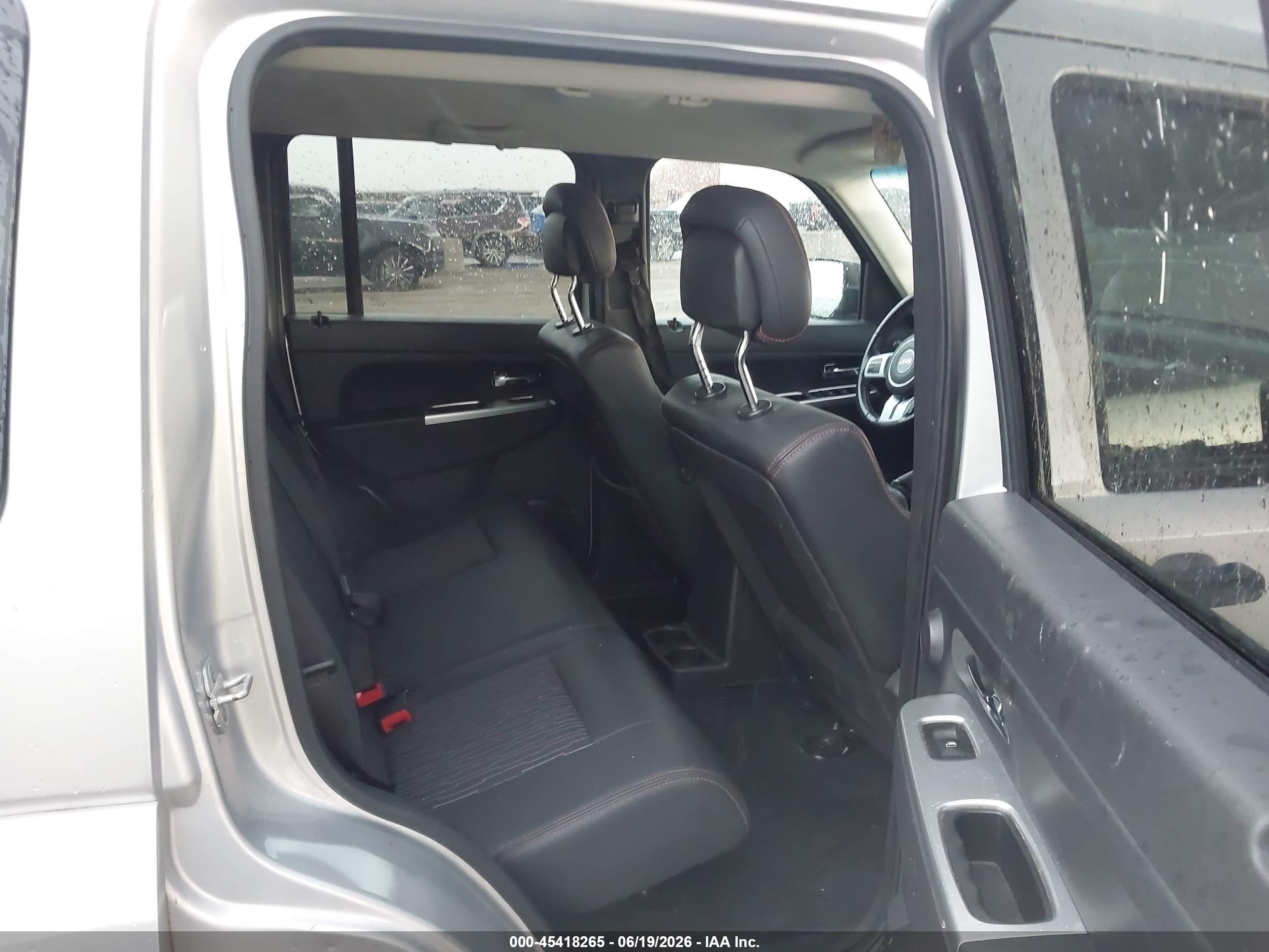 2012 Jeep Liberty Sport Silver vin: 1C4PJMAK5CW123961