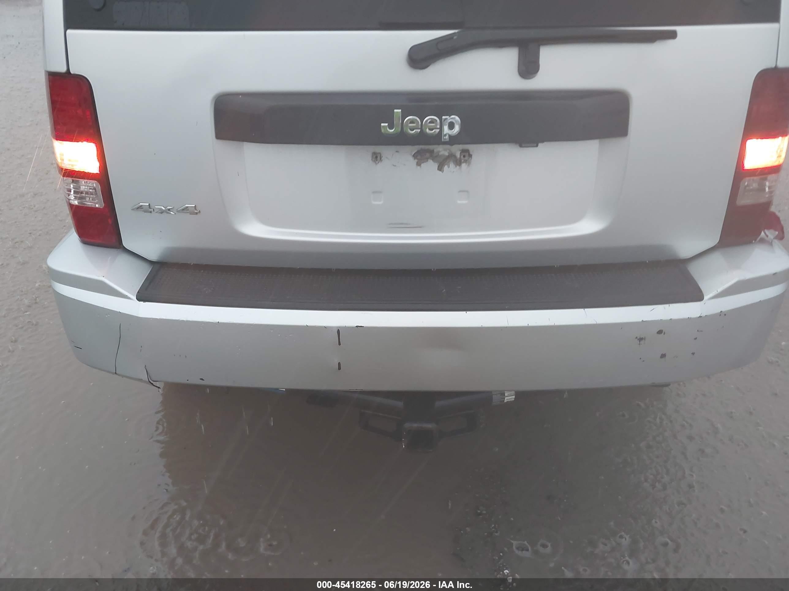 2012 Jeep Liberty Sport Silver vin: 1C4PJMAK5CW123961