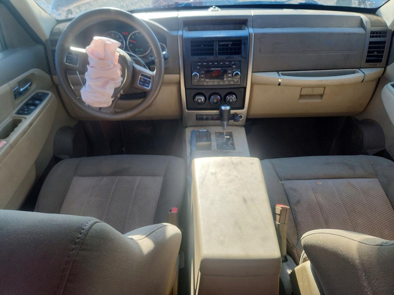 2012 Jeep Liberty Tan vin: 1C4PJMAK5CW134930