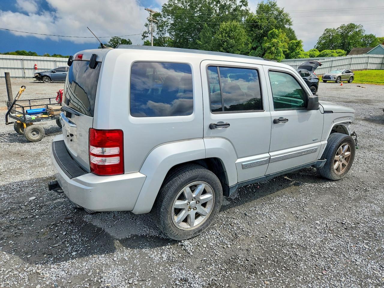 2012 Jeep Liberty Sport Серебряный vin: 1C4PJMAK5CW212431