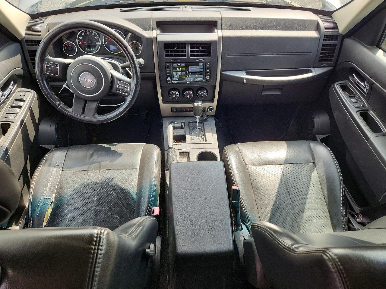 2012 Jeep Liberty Sport Серебряный vin: 1C4PJMAK5CW212431