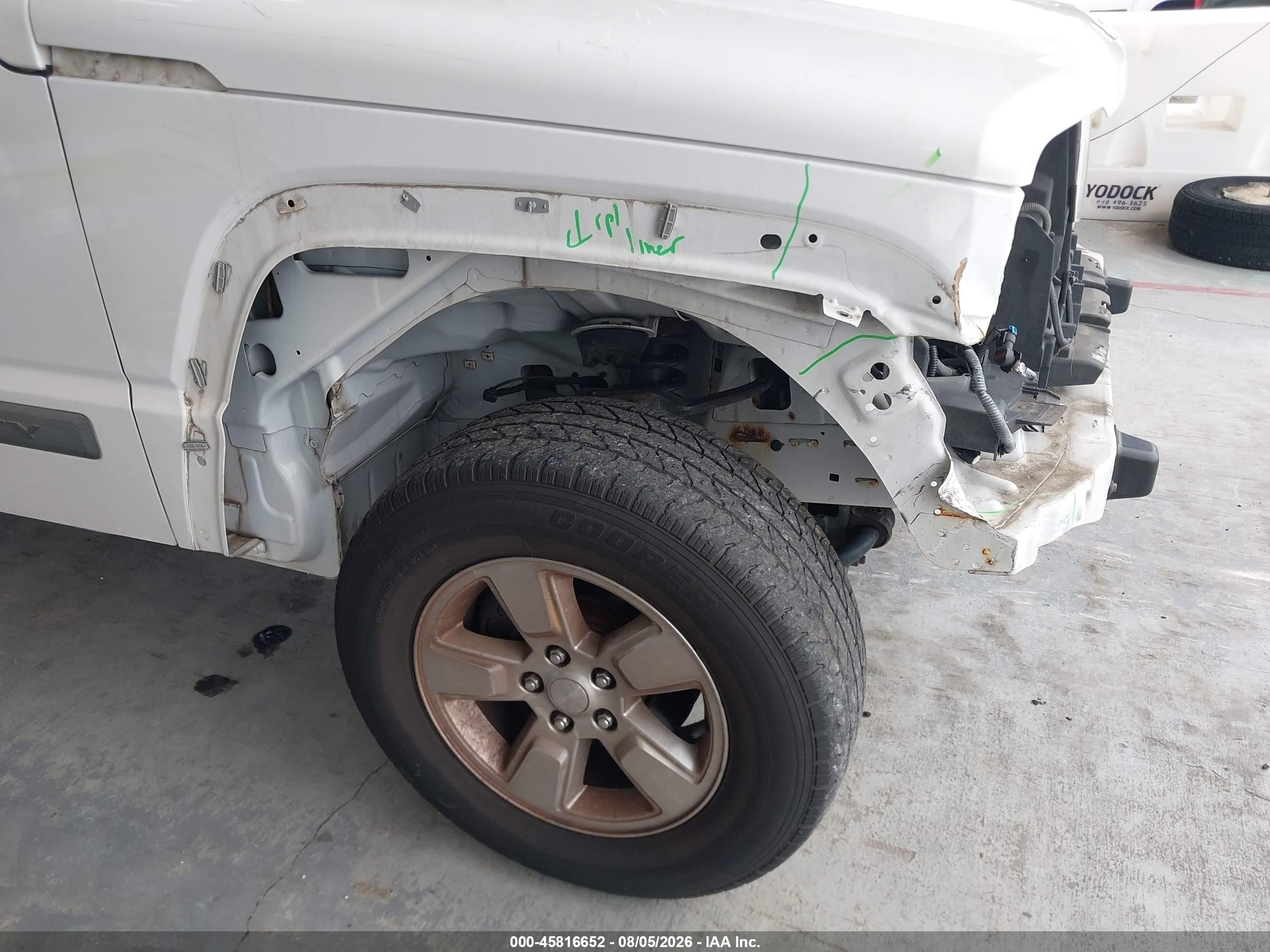 2012 Jeep Liberty Sport White vin: 1C4PJMAK6CW111494