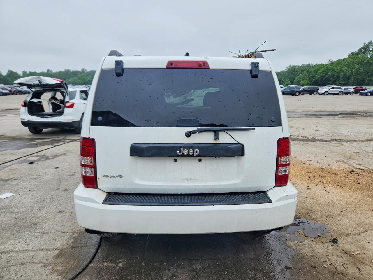 2012 Jeep Liberty Sport White vin: 1C4PJMAK6CW154300