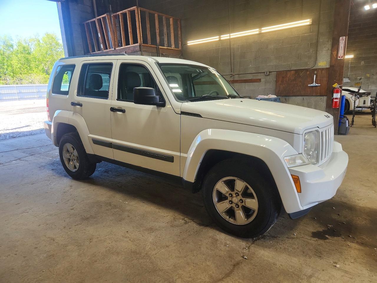 2012 Jeep Liberty Sport White vin: 1C4PJMAK6CW154829