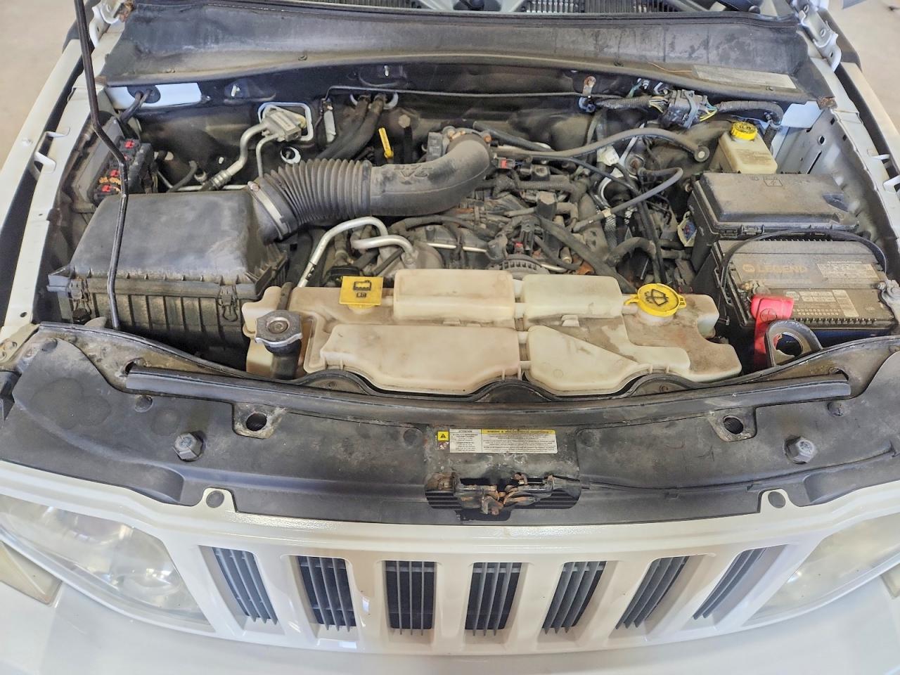 2012 Jeep Liberty Sport White vin: 1C4PJMAK6CW154829