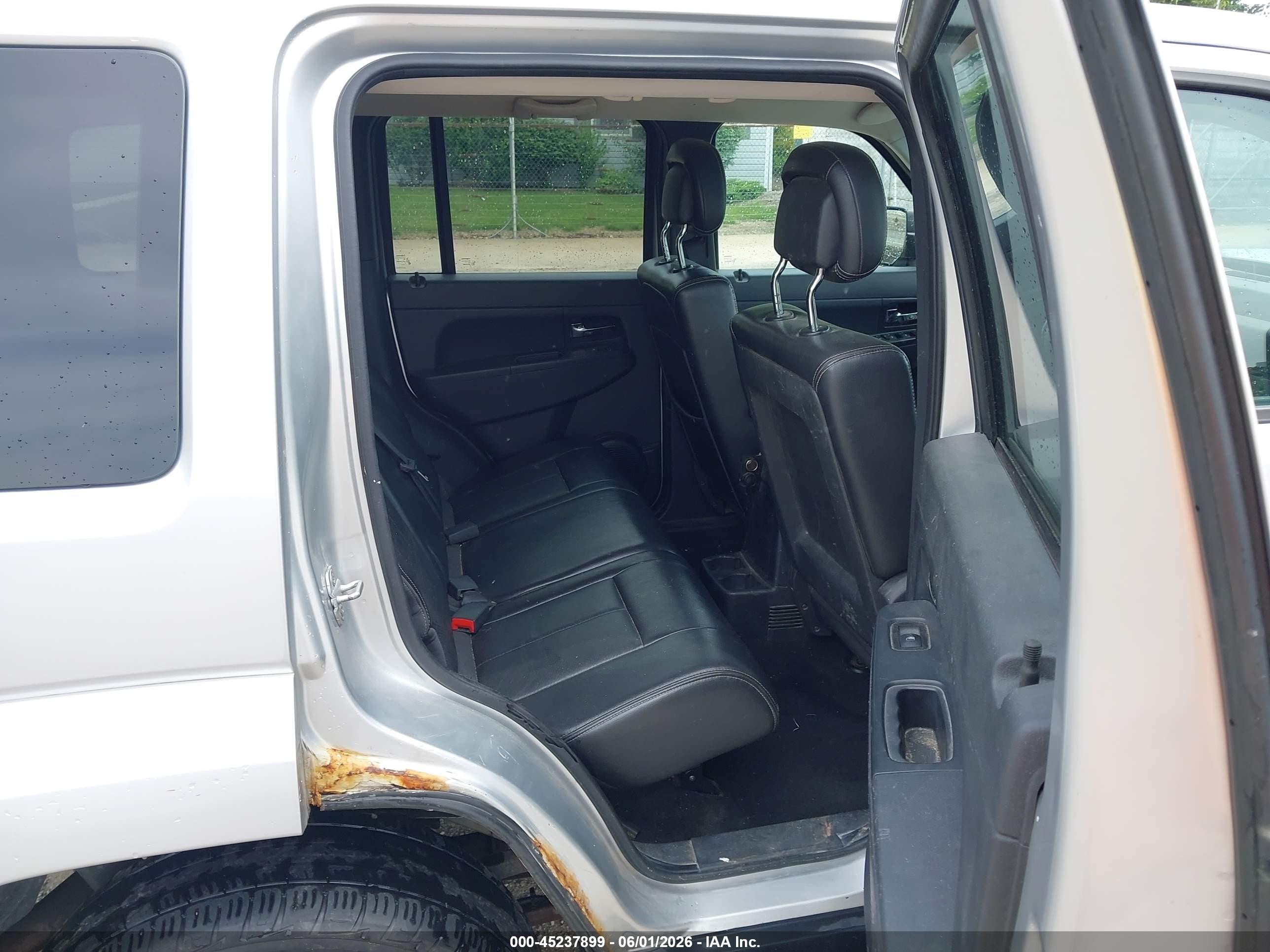 2012 Jeep Liberty Sport Silver vin: 1C4PJMAK6CW162896