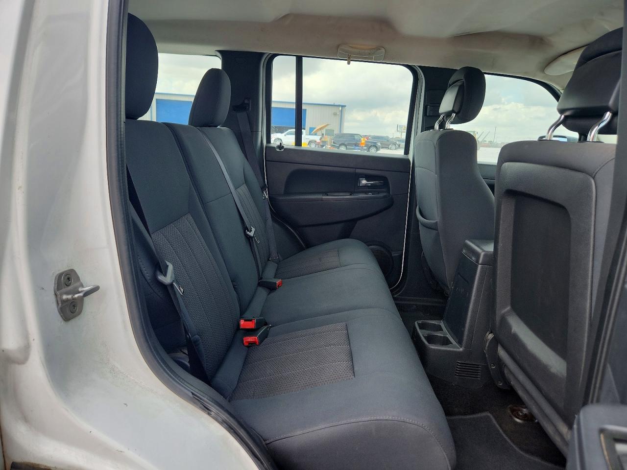 2012 Jeep Liberty Sport White vin: 1C4PJMAK6CW208825
