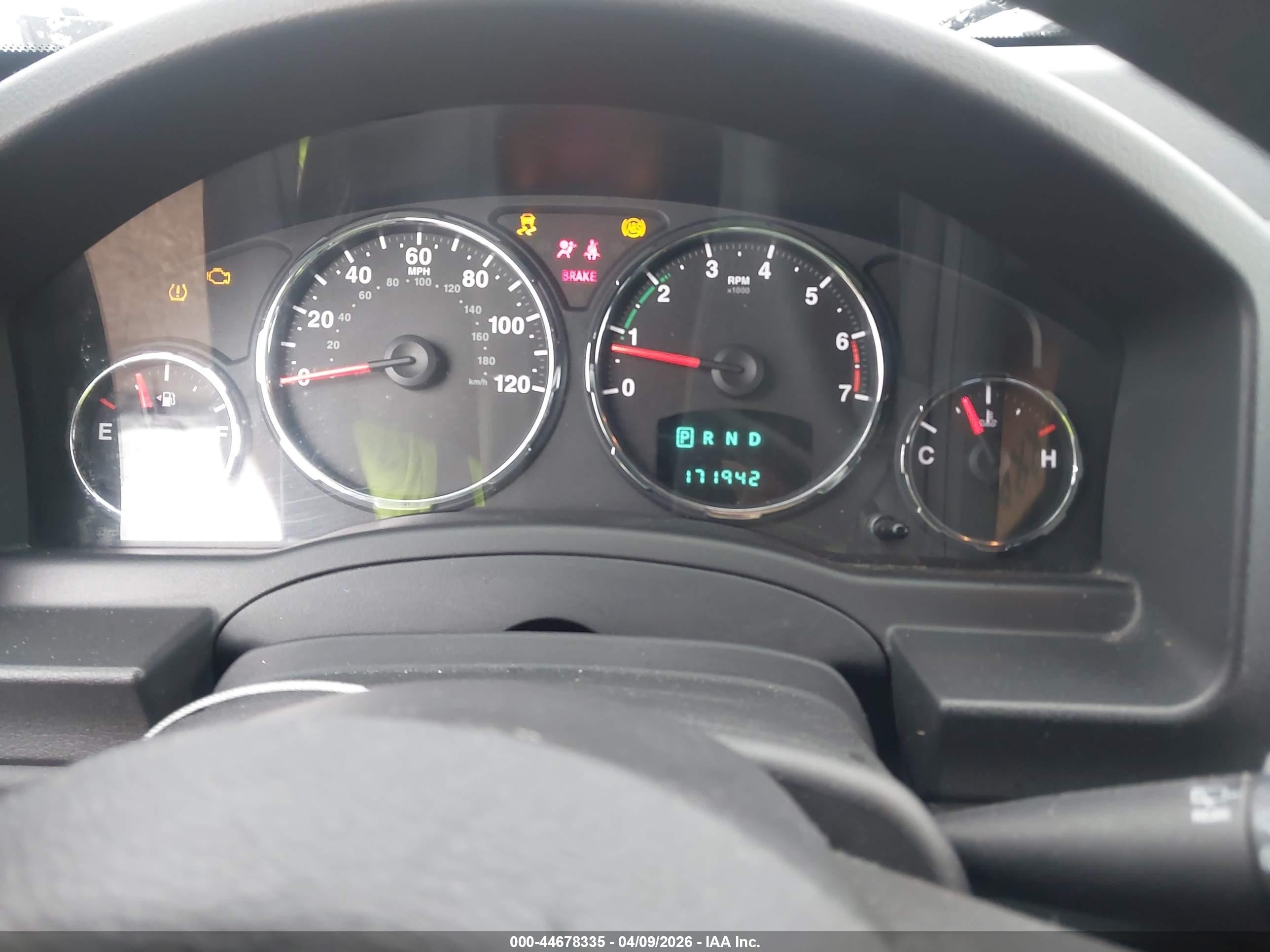 2012 Jeep Liberty Sport Silver vin: 1C4PJMAK7CW105865
