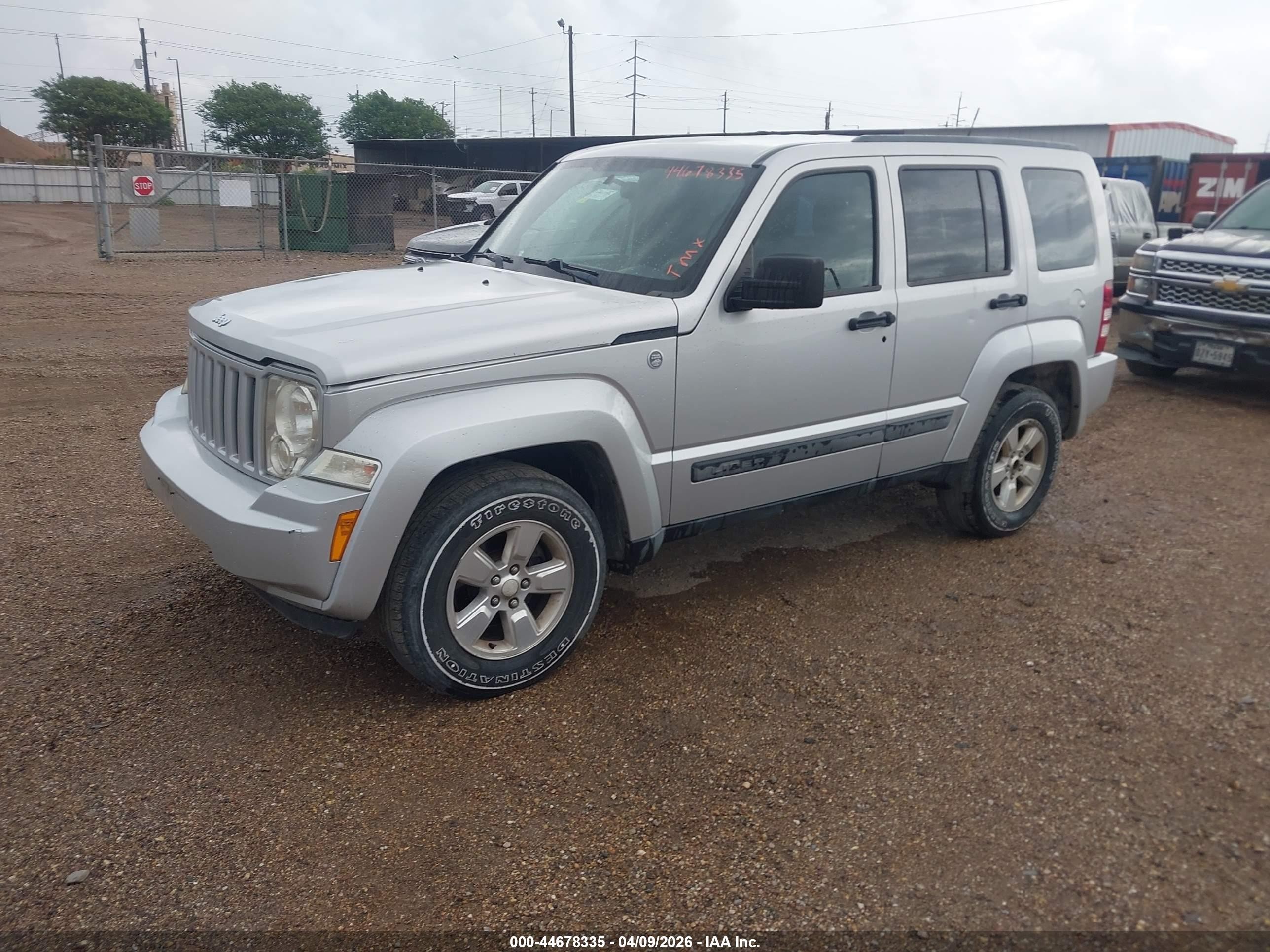 2012 Jeep Liberty Sport Silver vin: 1C4PJMAK7CW105865