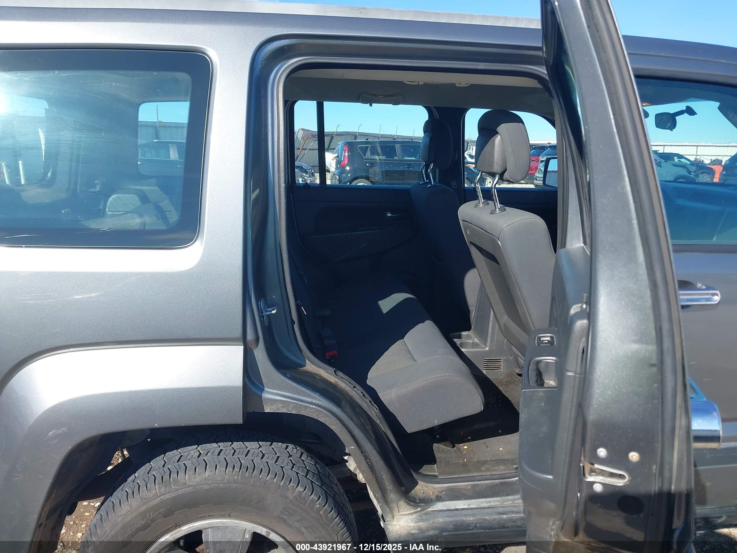 2012 Jeep Liberty Sport Gray vin: 1C4PJMAK7CW110323