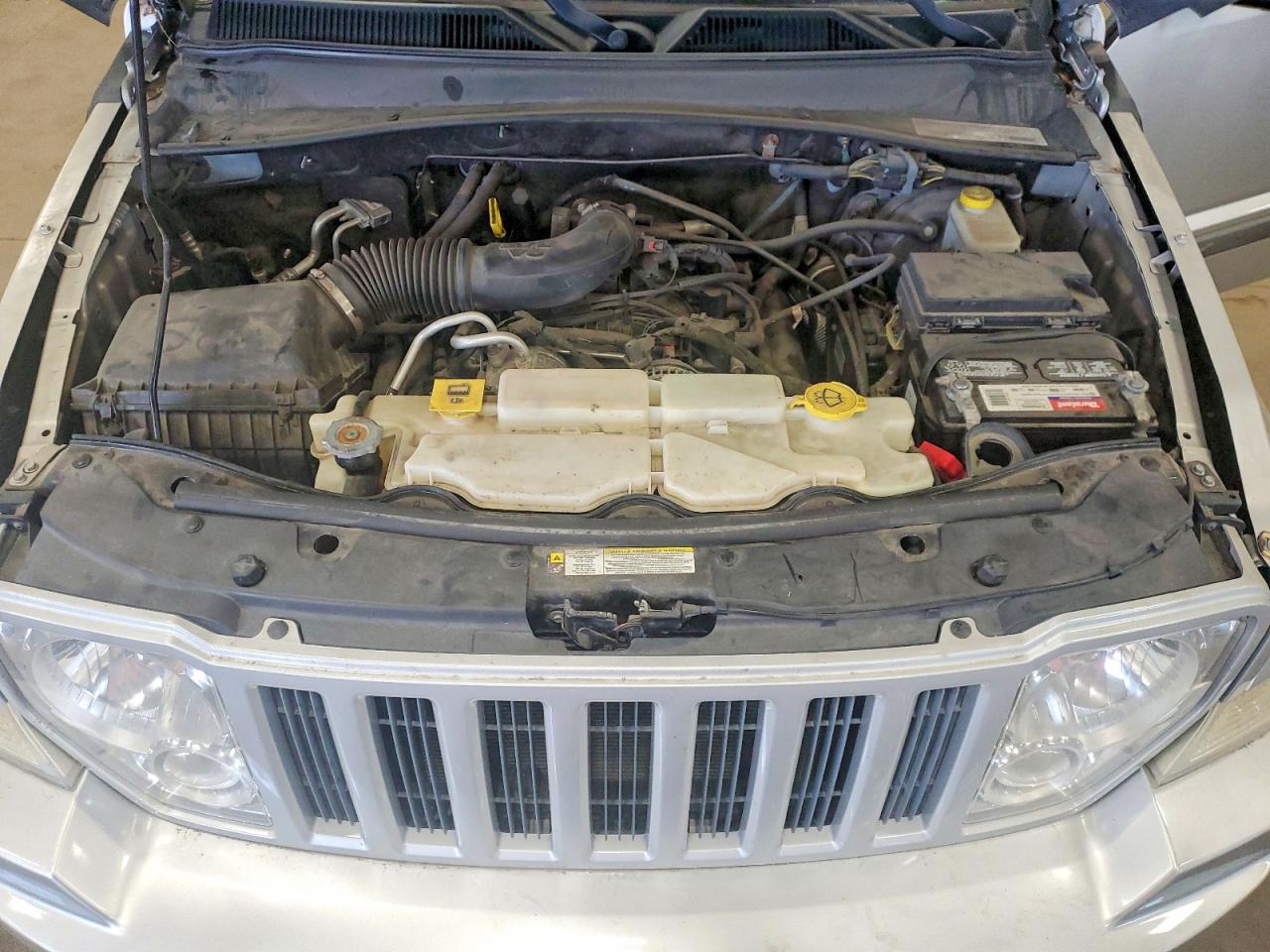 2012 Jeep Liberty Sport Серебряный vin: 1C4PJMAK7CW126019