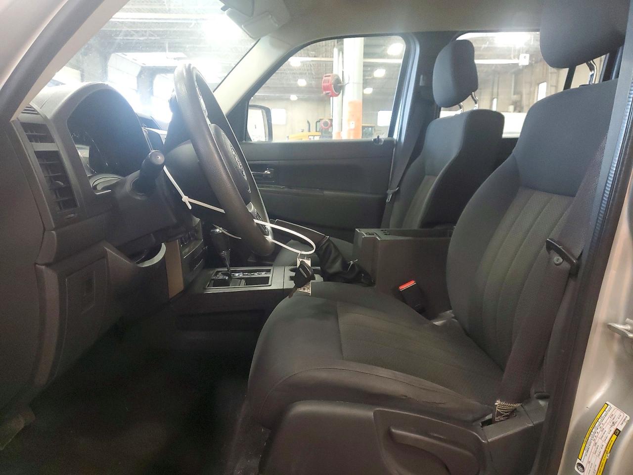 2012 Jeep Liberty Sport Серебряный vin: 1C4PJMAK7CW126019