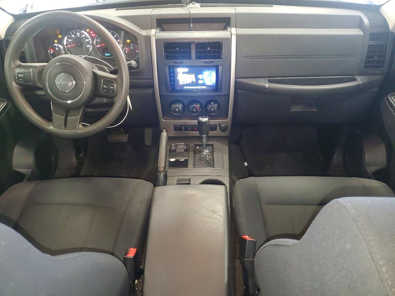 2012 Jeep Liberty Sport Серебряный vin: 1C4PJMAK7CW126019