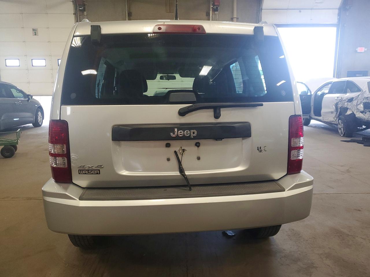 2012 Jeep Liberty Sport Серебряный vin: 1C4PJMAK7CW126019