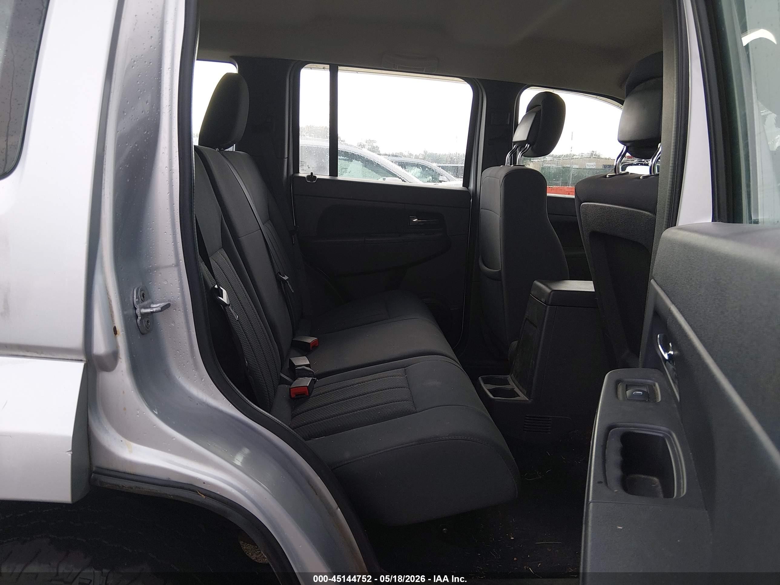 2012 Jeep Liberty Sport Silver vin: 1C4PJMAK7CW152572