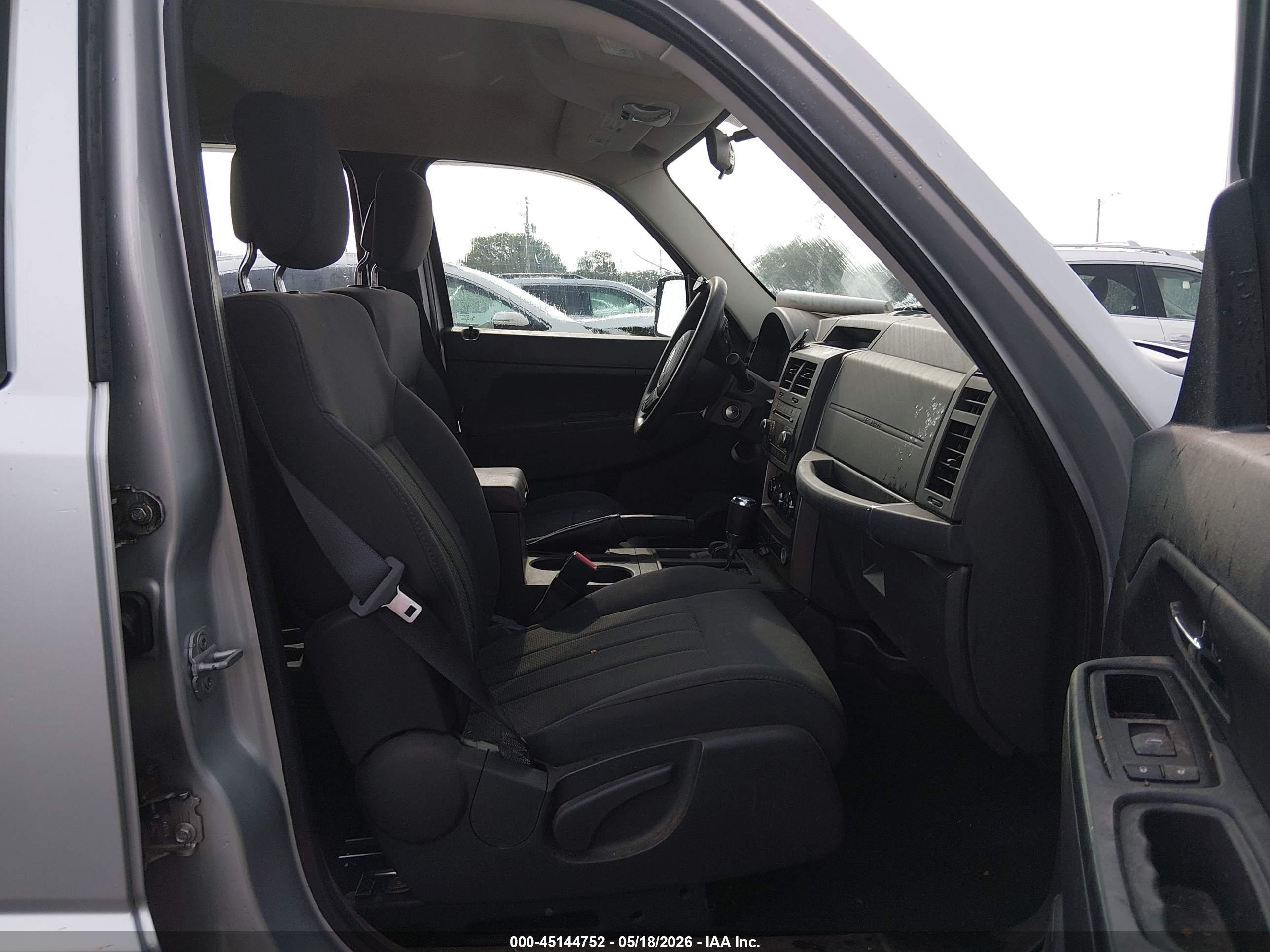 2012 Jeep Liberty Sport Silver vin: 1C4PJMAK7CW152572