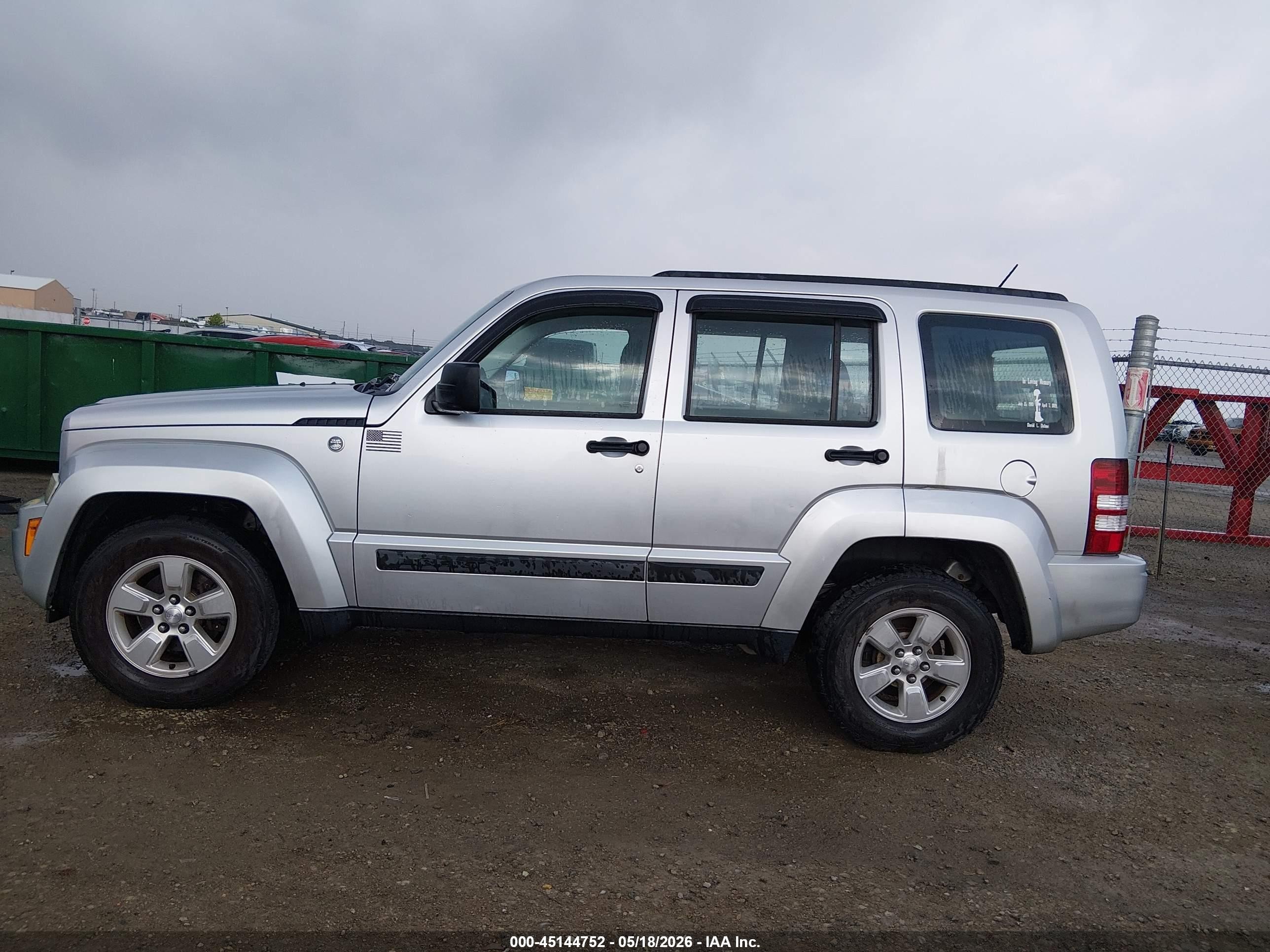 2012 Jeep Liberty Sport Silver vin: 1C4PJMAK7CW152572