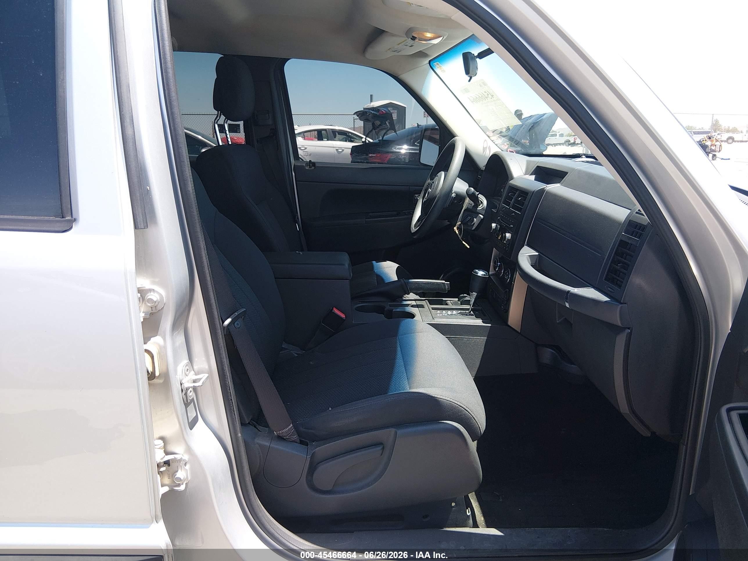 2012 Jeep Liberty Sport Silver vin: 1C4PJMAK8CW142522