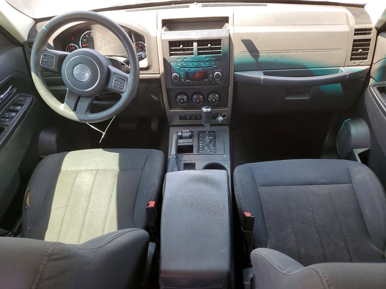 2012 Jeep Liberty Sport Silver vin: 1C4PJMAK8CW161782