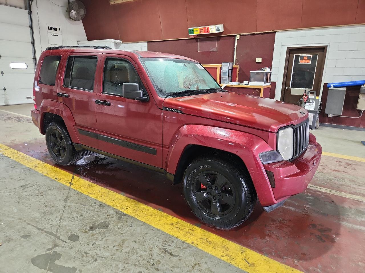 2012 Jeep Liberty Sport Бордовый vin: 1C4PJMAK9CW130878 Damage: Right Rear Door, Heavy Scratch, 1/2 To 1 Inch