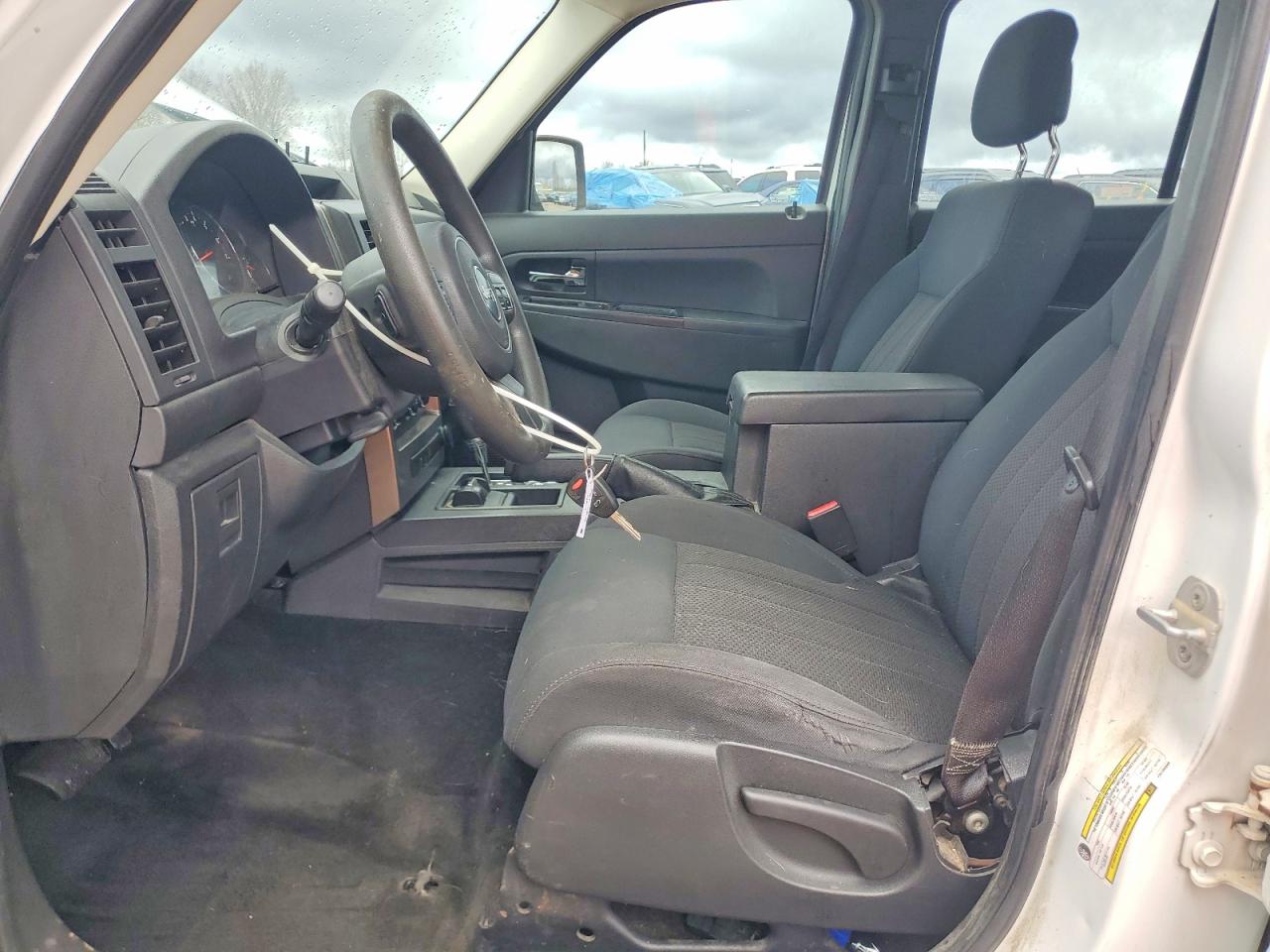 2012 Jeep Liberty Sport White vin: 1C4PJMAK9CW186996
