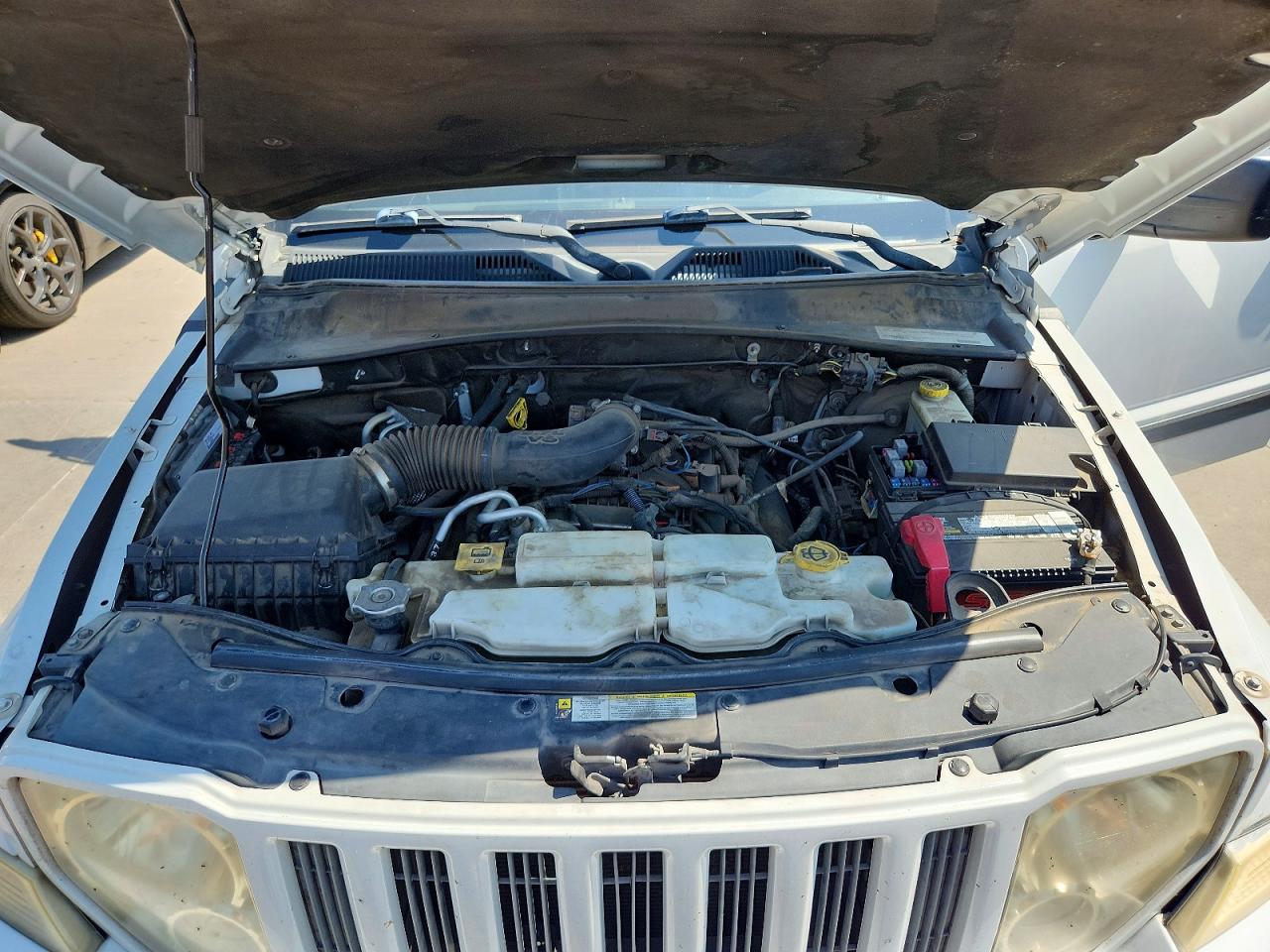 2012 Jeep Liberty Sport White vin: 1C4PJMAKXCW163954